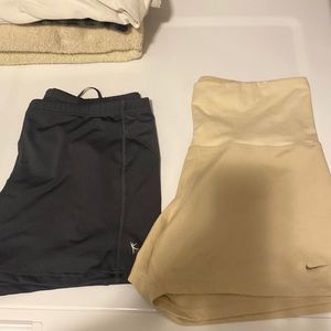 Bundle of 2 shorts sz M